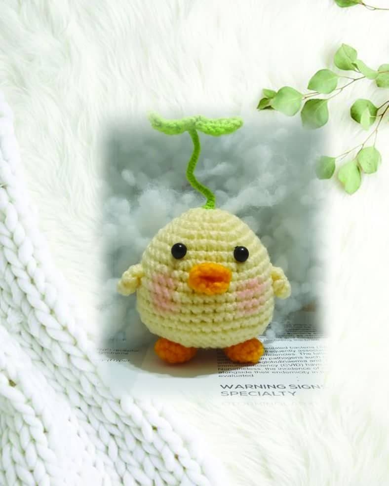 عروسک کاموایی جوجه برگ به سر