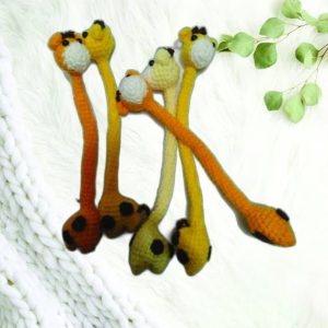 عروسک کاموایی  مدل زرافه گردن دراز
