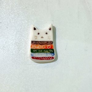 مگنت سرامیکی مدل گربه لباس پوش